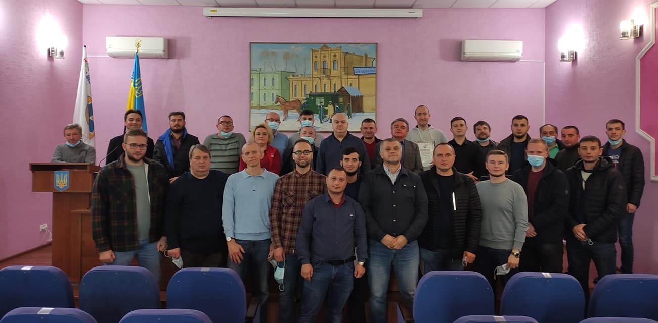 Напередодні Дня захисника України профспілка та адміністрація Центру привітали працівників «швидкої» - учасників російсько-української війни і тих, хто сумлінно працює в екстреній медичній допомозі. 