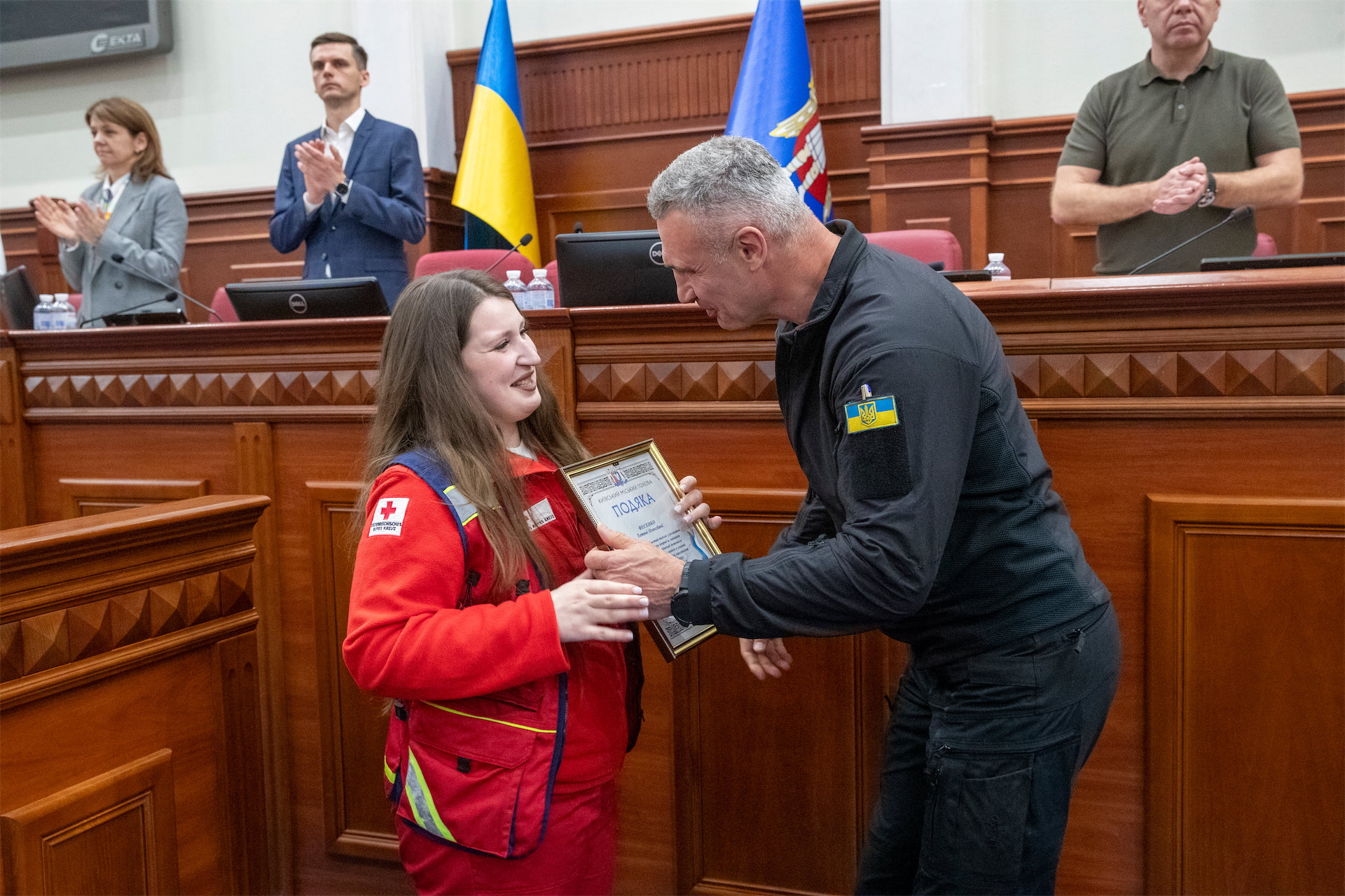У Києві з нагоди Всесвітнього дня екстреної допомоги відзначили працівників столичної служби «екстренки».-11