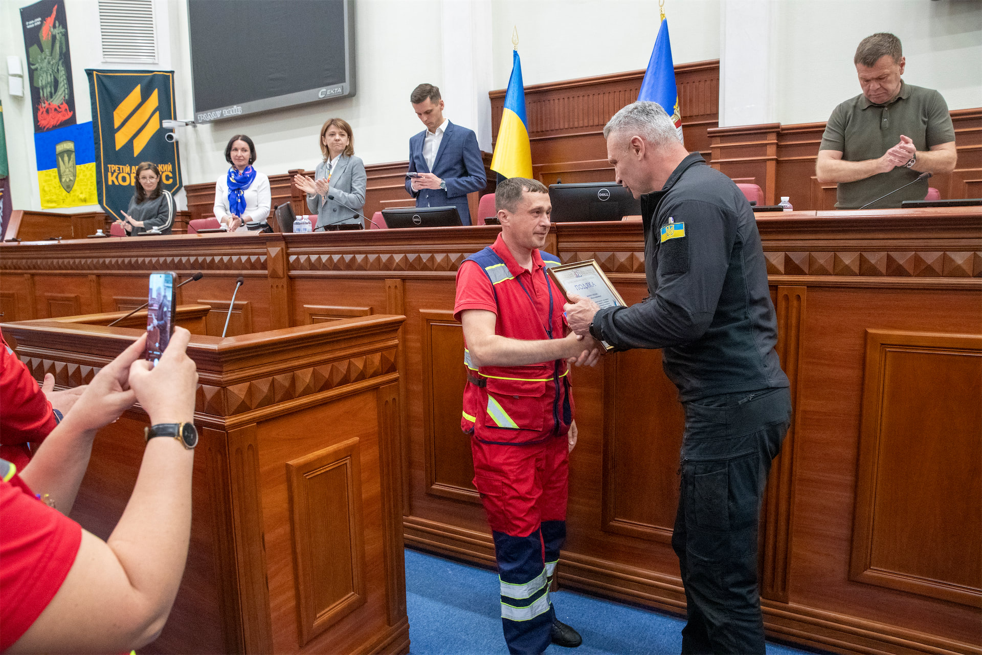 У Києві з нагоди Всесвітнього дня екстреної допомоги відзначили працівників столичної служби «екстренки».-33
